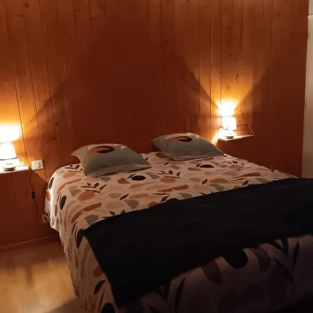 Lägenhet Rez De Chausser Maison Entree Et Exterieur Privative Mandailles-Saint-Julien